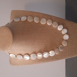 Mother of pearl disc necklace